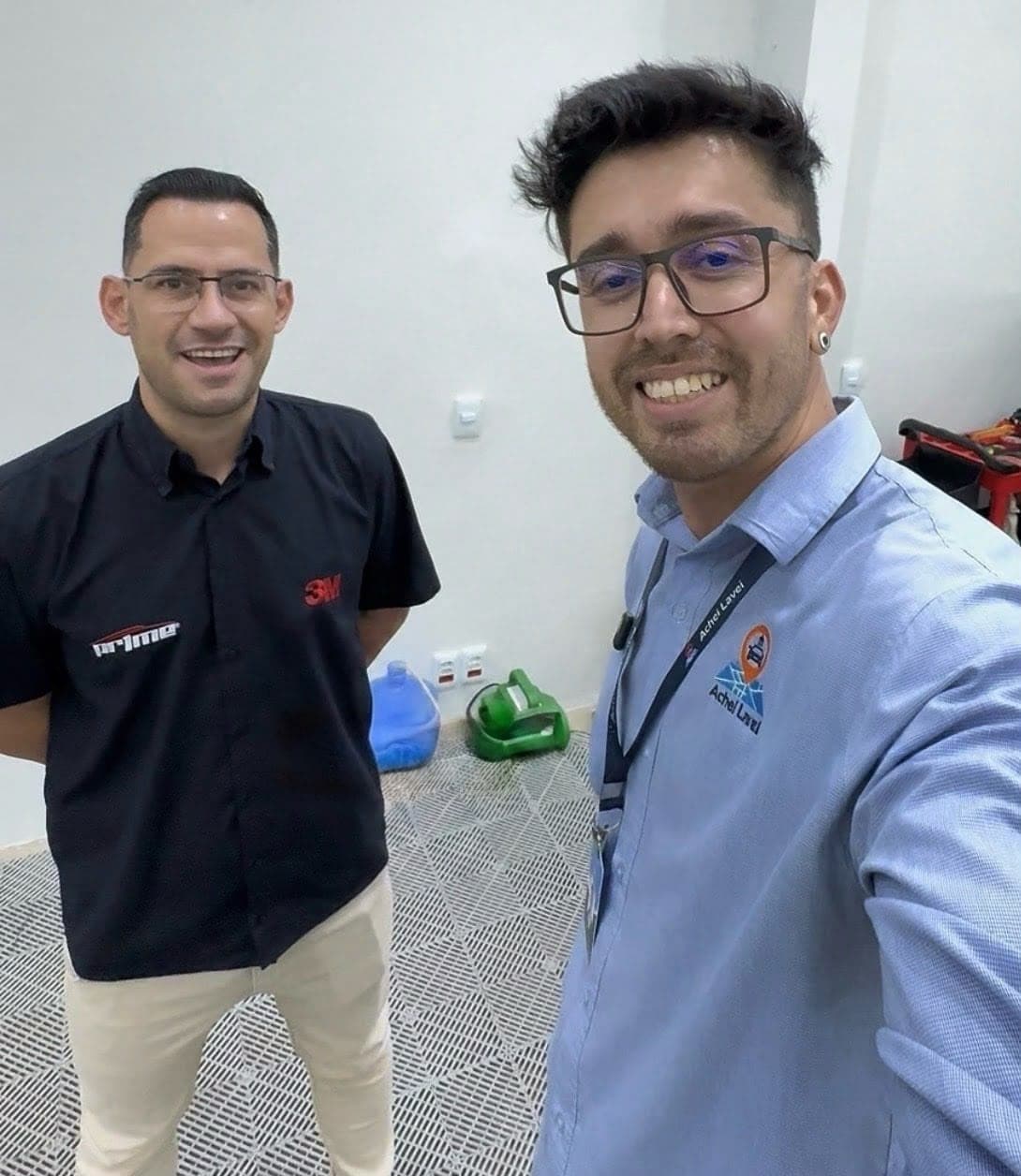 Equipe Achei Lavei em visita a um profissional da Prime